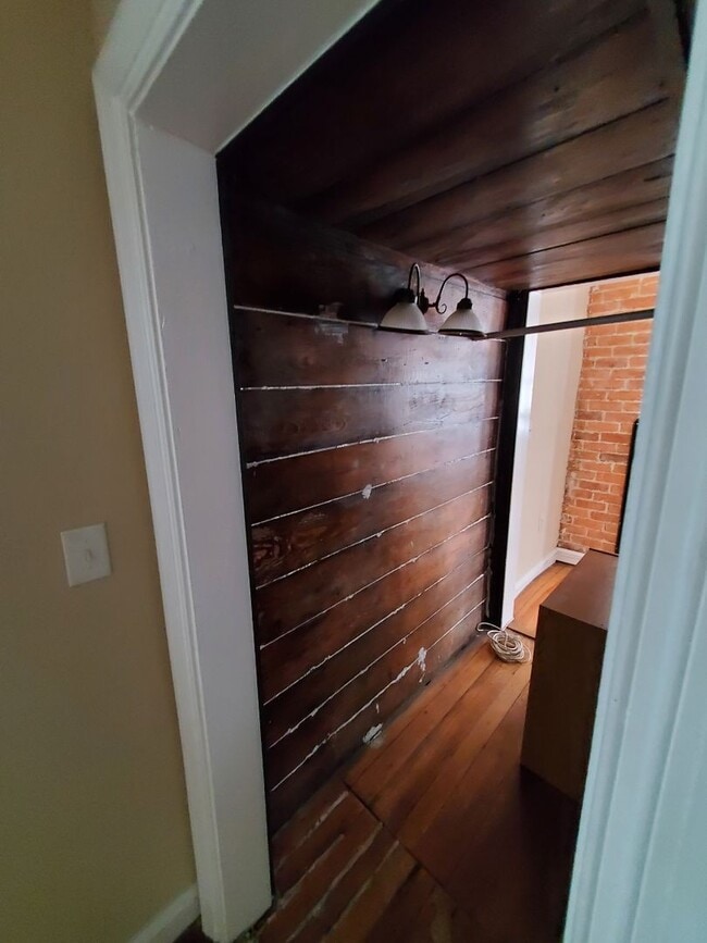 Building Photo - MCV, VCU, Church Hill, 2 Story, 3 Bedroom, 2 1/2 Bath House