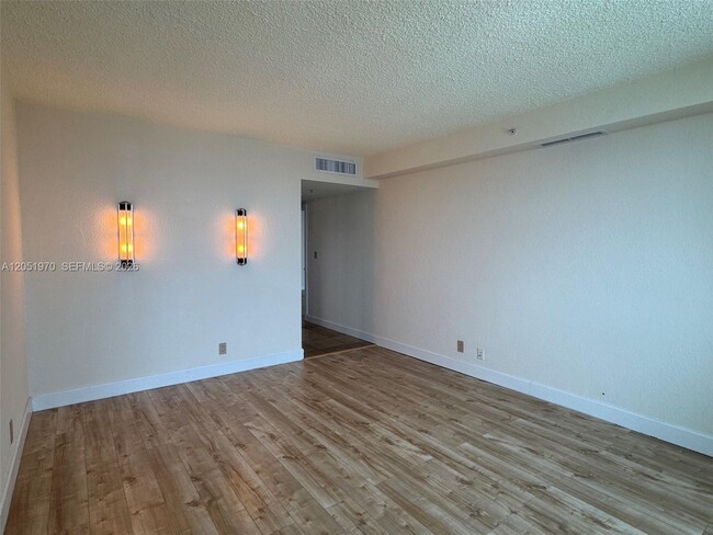 Building Photo - 2501 S Ocean Dr