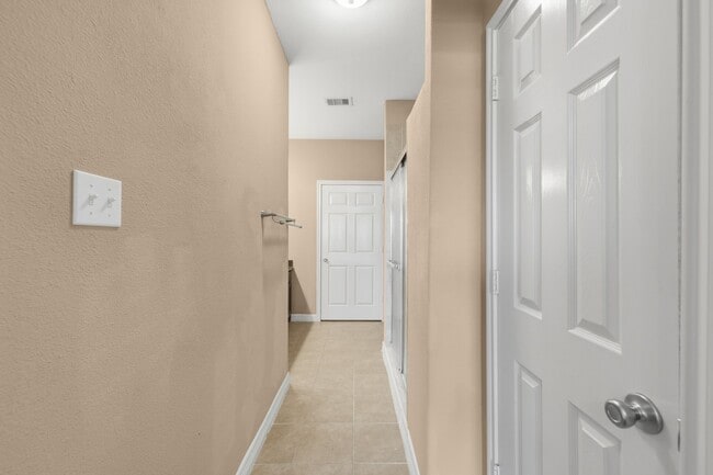 Building Photo - 2906 Anita St