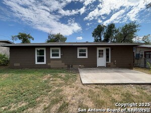 Building Photo - 243 Storeywood Dr