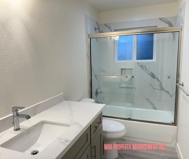 Building Photo - Charming and Spacious 4-Bedroom Home for Rent in South San Francisco!