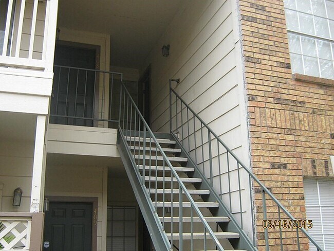 Primary Photo - 2626 Holly Hall St