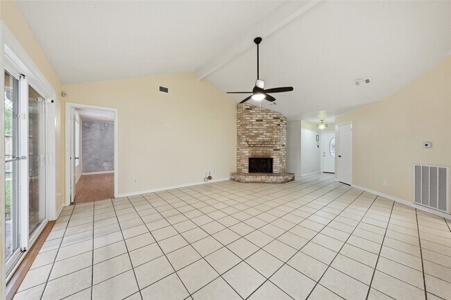 Building Photo - 18602 Lippizaner Dr