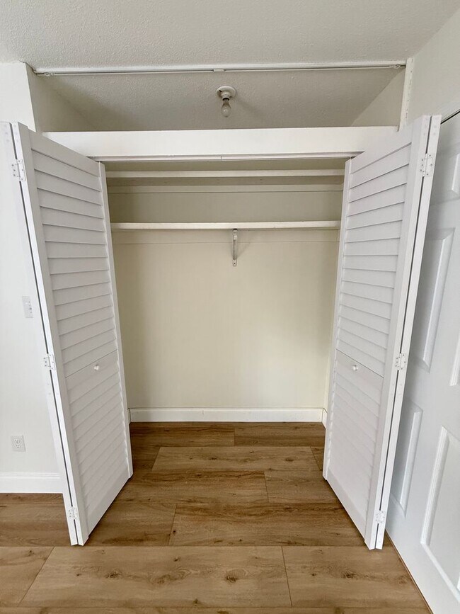 Building Photo - Beautifully Renovated 4-Bedroom Home with Large Backyard & 2-Car Garage