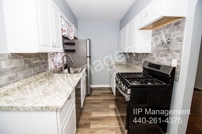 Building Photo - 2420 21st St