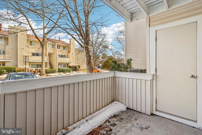 Building Photo - 18202 Chalet Dr