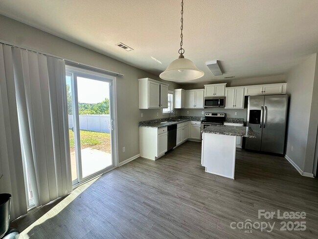 Building Photo - 2625 Cider Ridge Rd