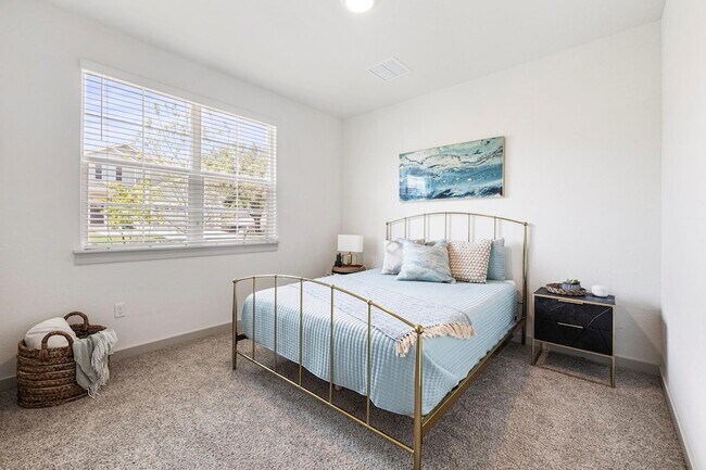 Building Photo - 201 Merrick Rd