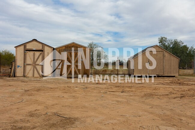 Building Photo - Acreage, NO HOA, So Much Room!