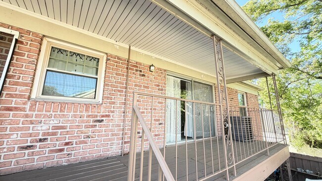 Building Photo - Timeless Charm Meets Modern Living — A 2BD/2BA Casselberry Gem You’ll Fall In Love With! WASHER &...