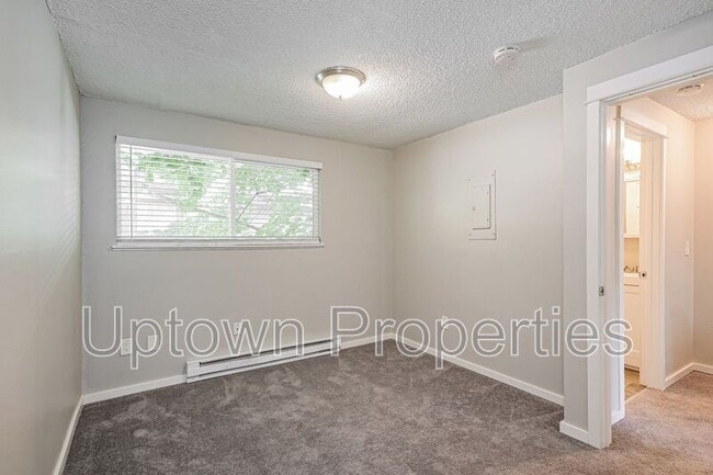 Building Photo - 5011 SW Beaverton Hillsdale Hwy