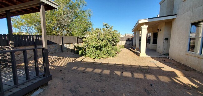 Building Photo - 12525 Tierra Cuervo Dr