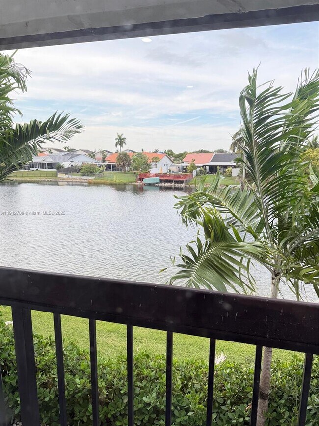 Building Photo - 1271 SW 124th Ct