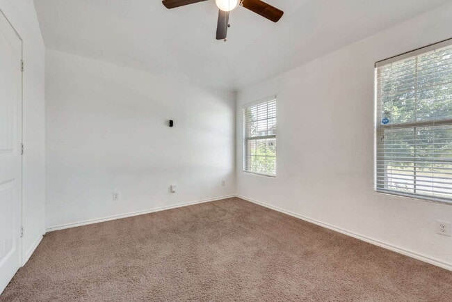 Building Photo - Attractive 4-Bedroom Home in Villages of Eagle Mountain!