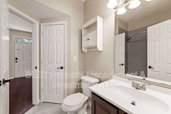 Building Photo - 8130 Kings Creek Dr