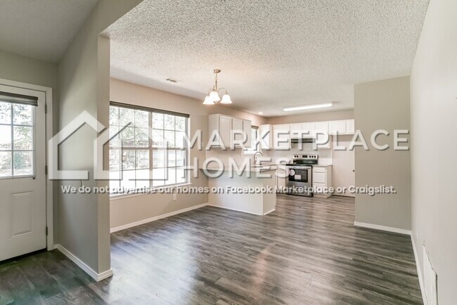 Building Photo - 490 Aster Ave