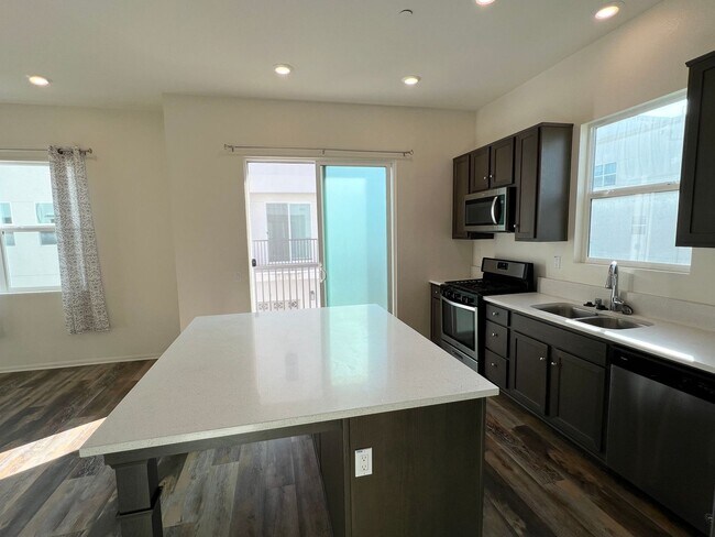 Building Photo - Luxury Living at Suwerte 2 Bedroom 2.5 Bat...