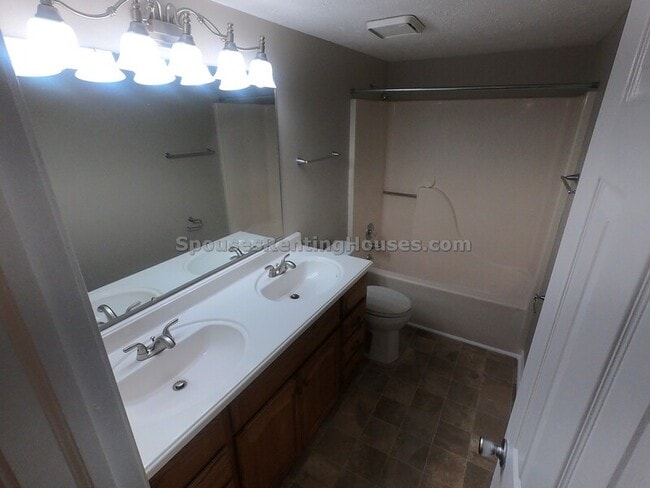 Building Photo - 7648 Camberwood Dr