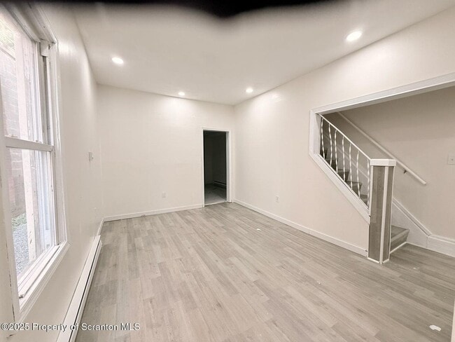 Building Photo - 210-212 Center Ave