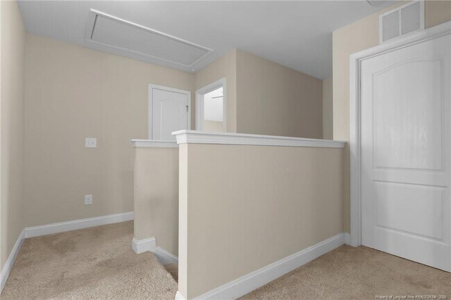 Building Photo - 789 Equestrian Way