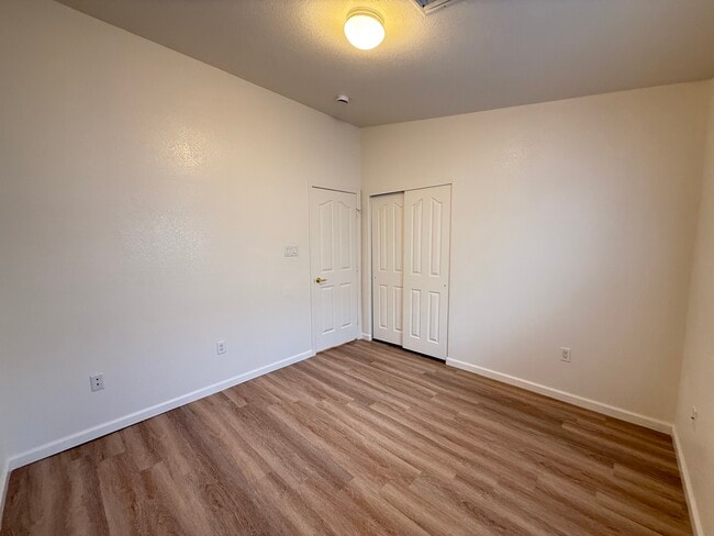 Building Photo - 10723 E 34th St