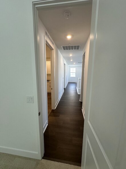 Building Photo - 24392 Calle La Roca