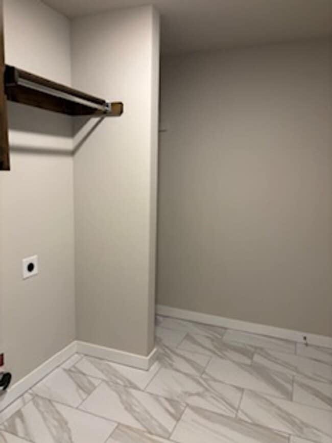 Building Photo - Must See!! First Month Free!