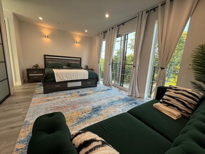 Building Photo - 2012 Uptown Aly