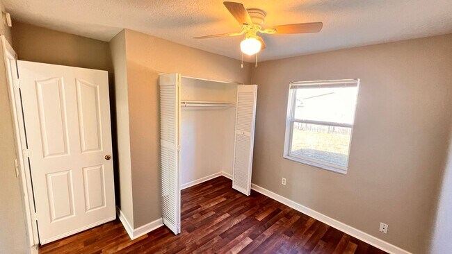 Building Photo - $300 off of a month of rent! Charming 3-Bedroom Home in Deltona! – Pets Welcome (Up to 30 lbs) – ...