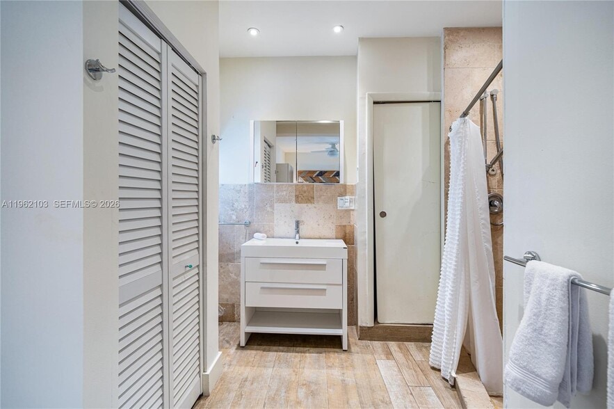 Building Photo - 621 86th St