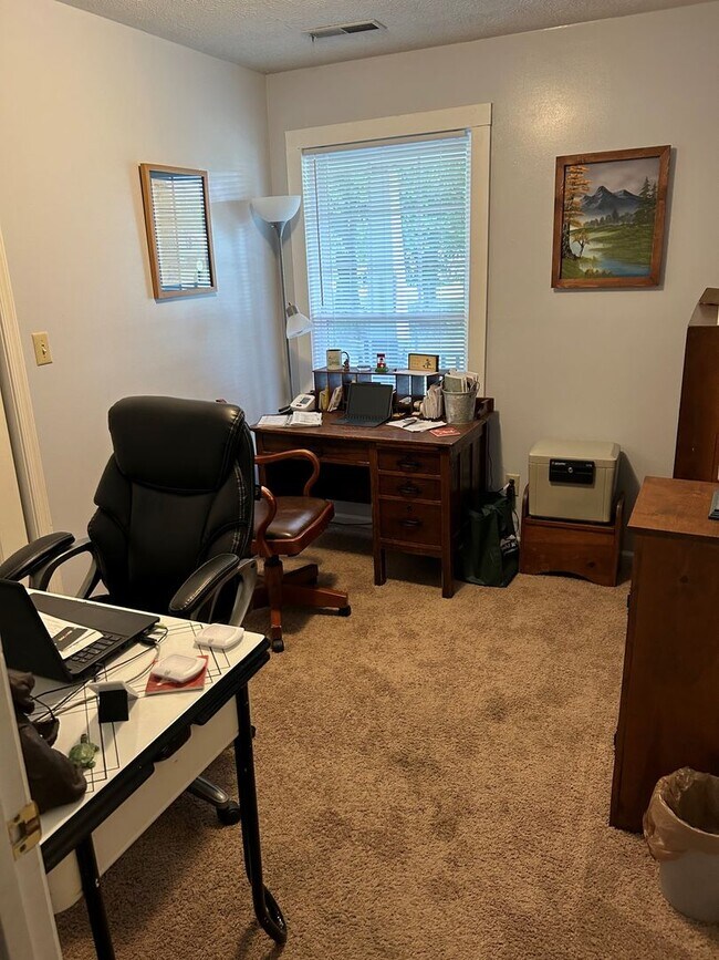 Building Photo - Rancher Located in York County School District