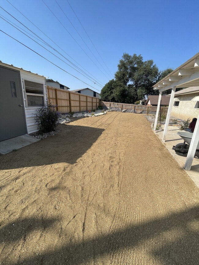 Building Photo - 6306 Madeleine Dr
