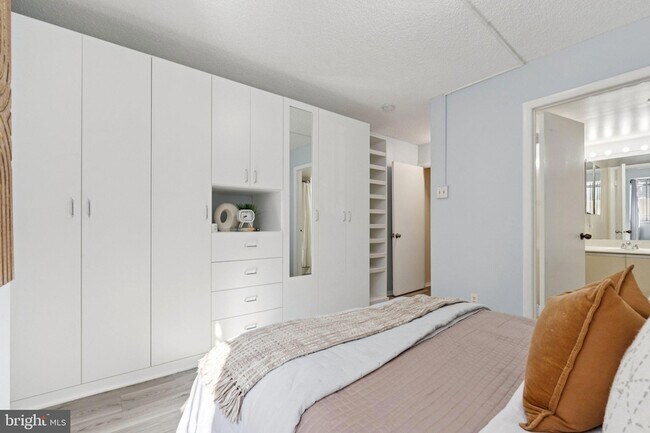 Building Photo - 1245 13th St NW