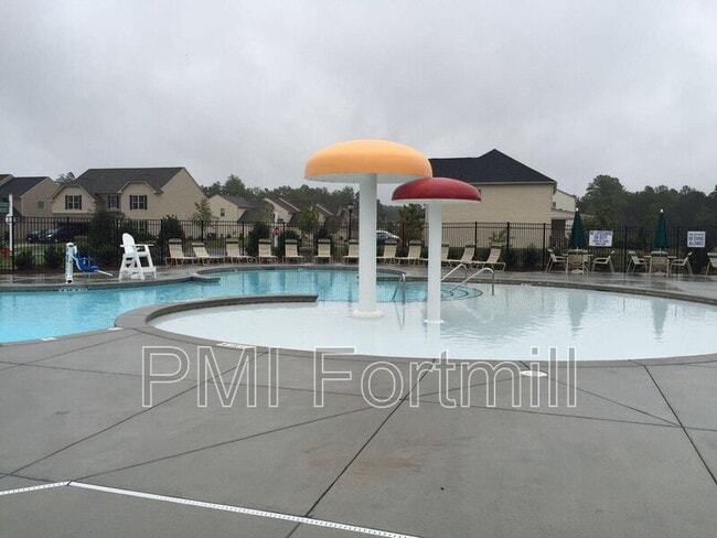 Building Photo - 521 Vine St