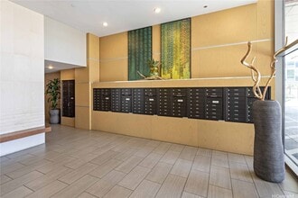 Building Photo - 7000 Hawaii Kai Dr