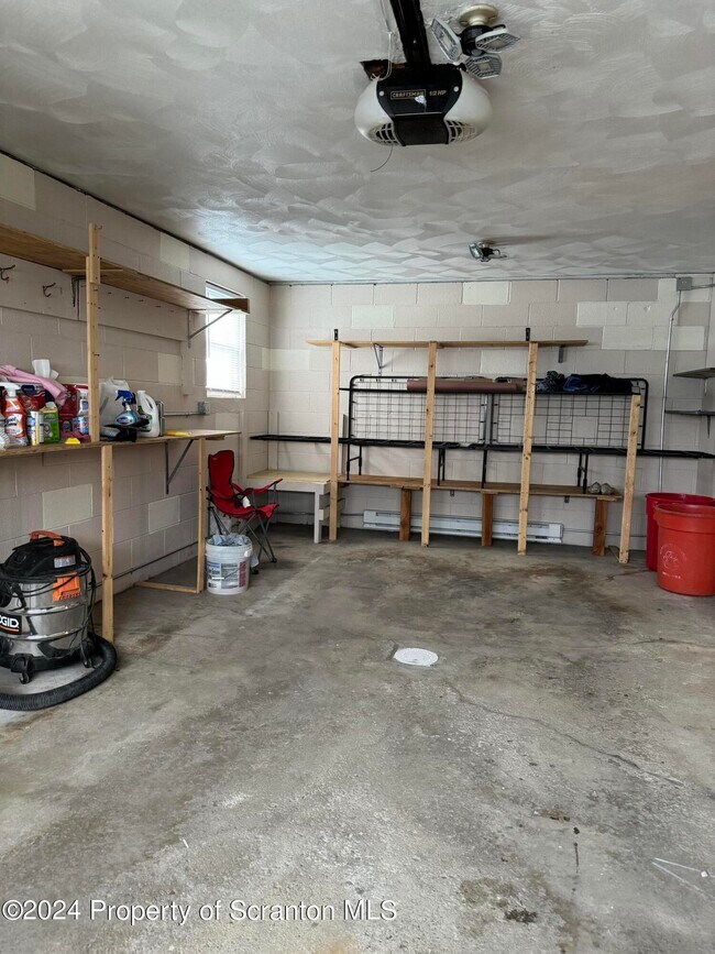 Building Photo - 433 Jessup Ave