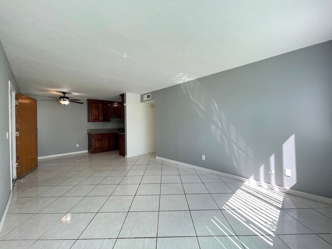 Building Photo - Spacious 2 Bed/ 1 Bath For Rent in Otay Mesa West Avail NOW!