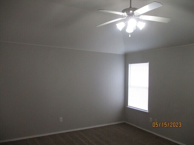 Building Photo - 5413 Chinkapin Ln