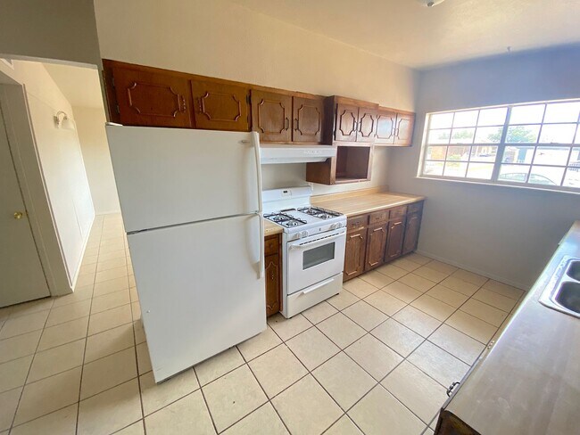 Building Photo - Northeast El Paso 4bed/2bath