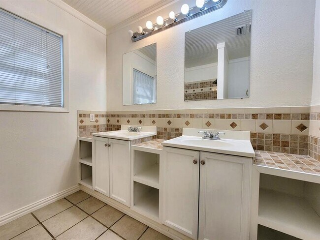 Building Photo - Beautiful 3 BR / 2 BA Home in Round Rock!