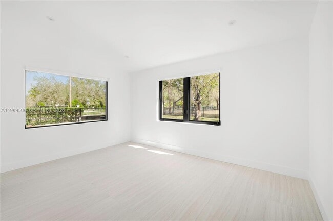 Building Photo - 8800 SW 118th St