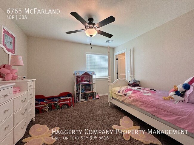 Building Photo - West El Paso 4 bed Refrig A/C with 3 car g...