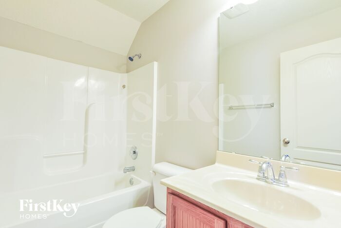 Building Photo - 3528 Barter St