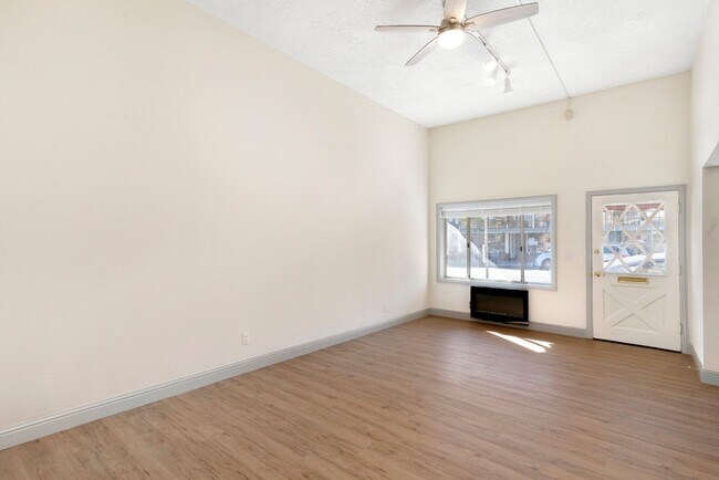 Building Photo - 1411 Encinal Ave - Studio | 1 bathroom