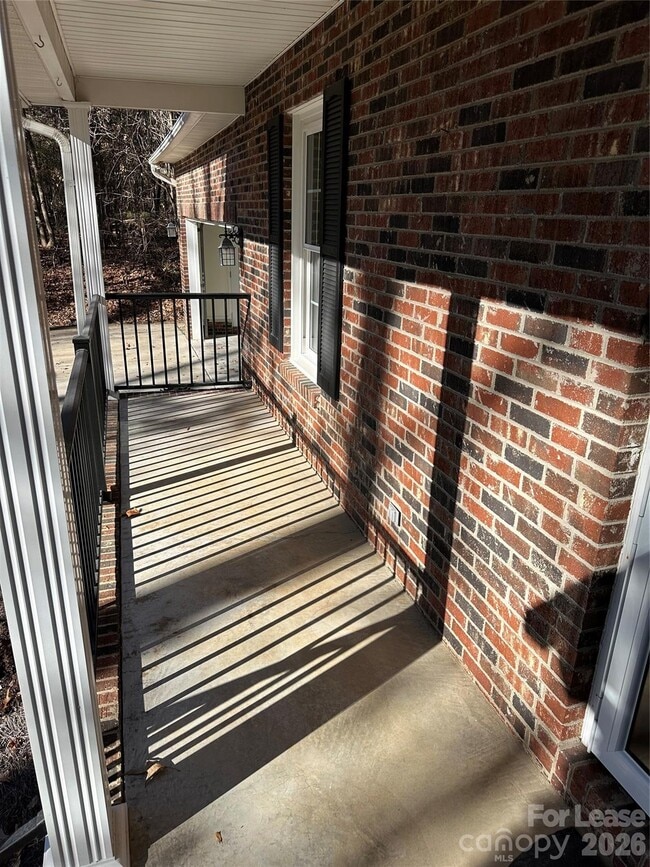 Building Photo - 124 Moonlight Way