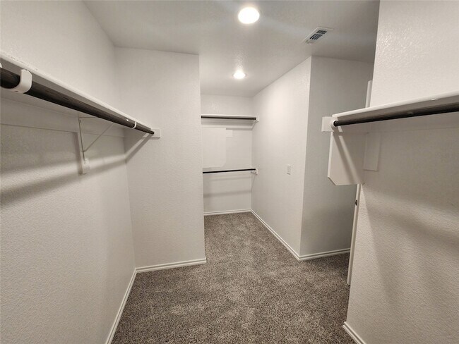 Building Photo - 355 Freestall Dr