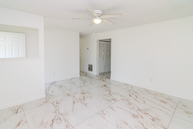 Building Photo - 1558 Samara Glen Way