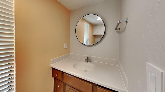 Building Photo - 7203 Edenborough Dr
