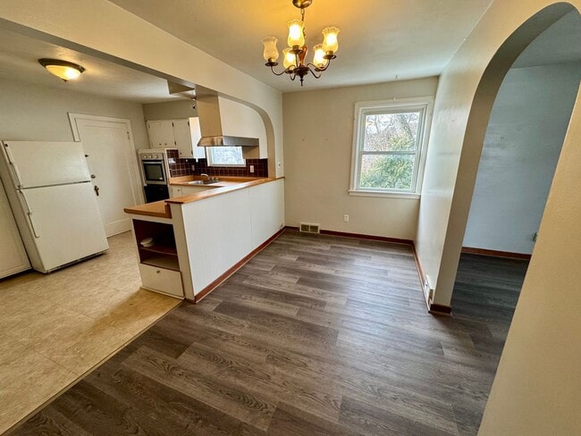 Building Photo - 3 Bedroom 2 Bath in Natrona Heights, PA!