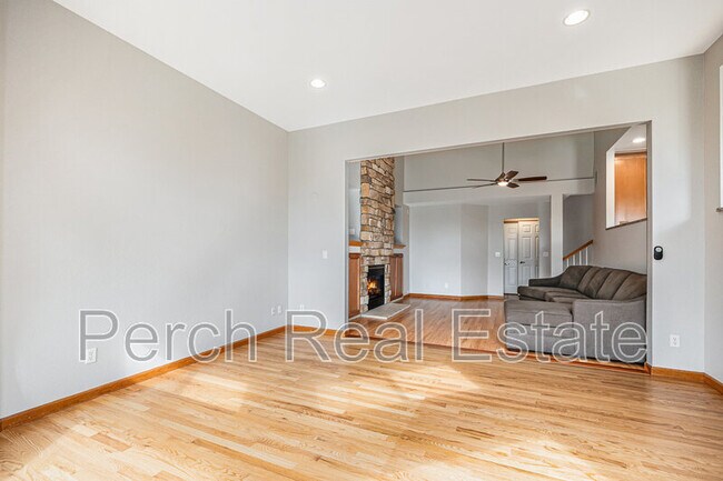 Building Photo - 14020 W Amherst Ave